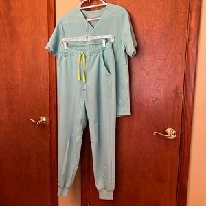 Figs Technical Collection 2 piece set Scrub top and bottom